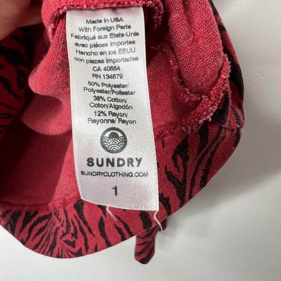 Sundry Sweater Womens Small Red Tiger Print Pullover Crewneck USA Sweatshirt - Picture 4 of 8